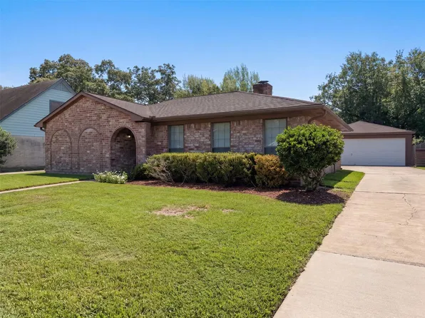 11819 Amblewood Dr, Meadows Place, TX 77477