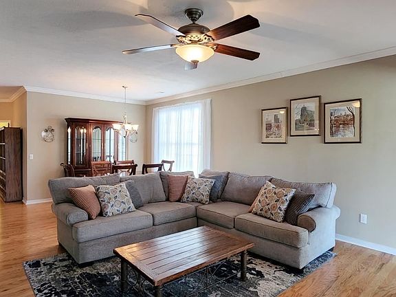 4th image of 407 Paulette Cir