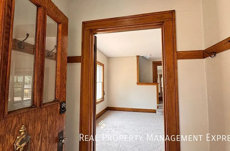 509 W 25th St — Photo 3