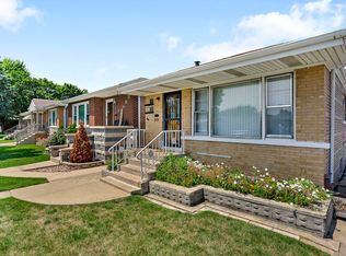 2852 E 97th St, Chicago, IL 60617