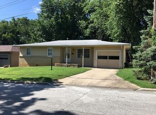 911 W Woodridge St, Springfield, MO 65803