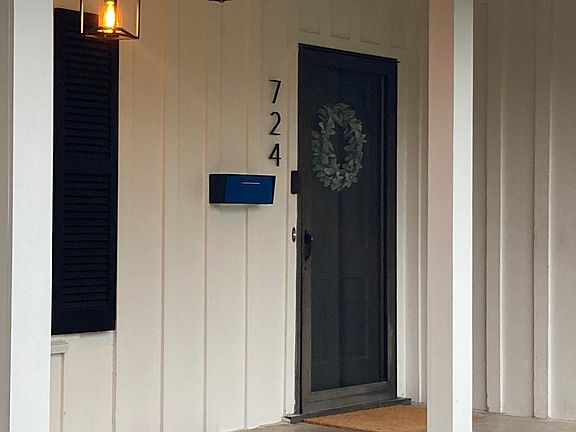2nd image of 724 Devonshire Dr