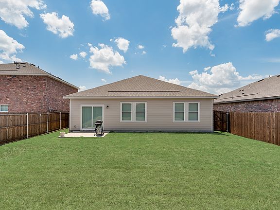 3rd image of 786 Camden Dr