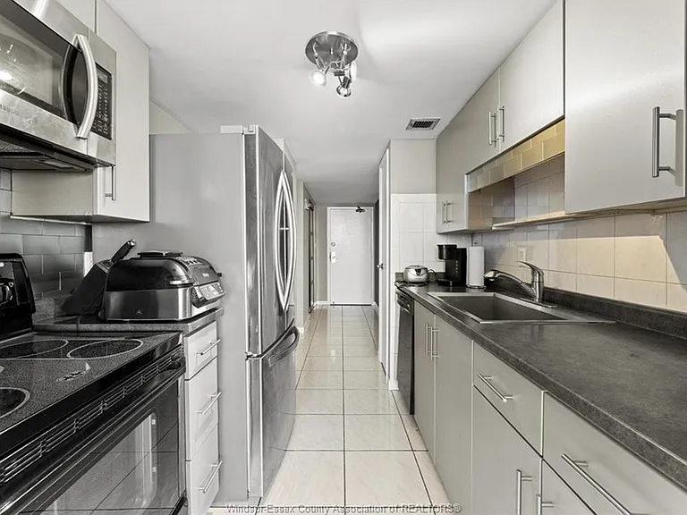 380 Pelissier St #1906 — Photo 7