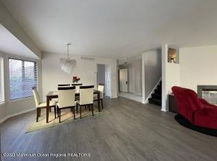 18 Clavendon Ct, Middletown, NJ 07748