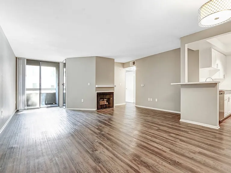Franklin Place — Photo 30