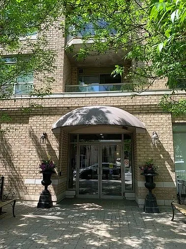 140 Bathurst St #208 — Photo 2