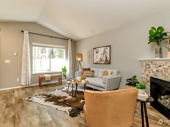5th image of 2319 197th Avenue Ct SW