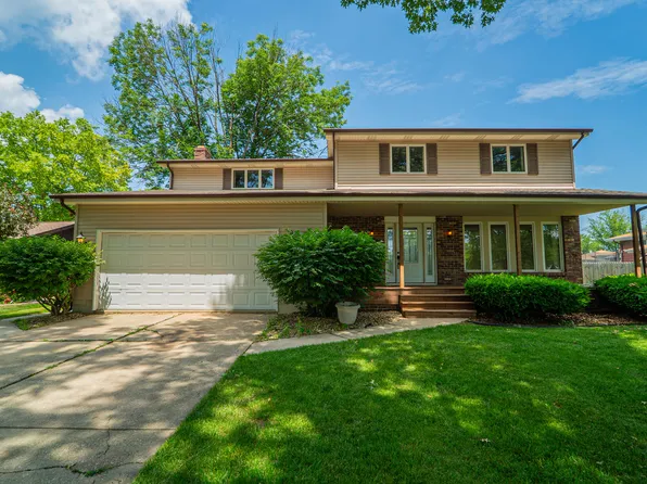 308 Maid Marion Dr S, Schererville, IN 46375