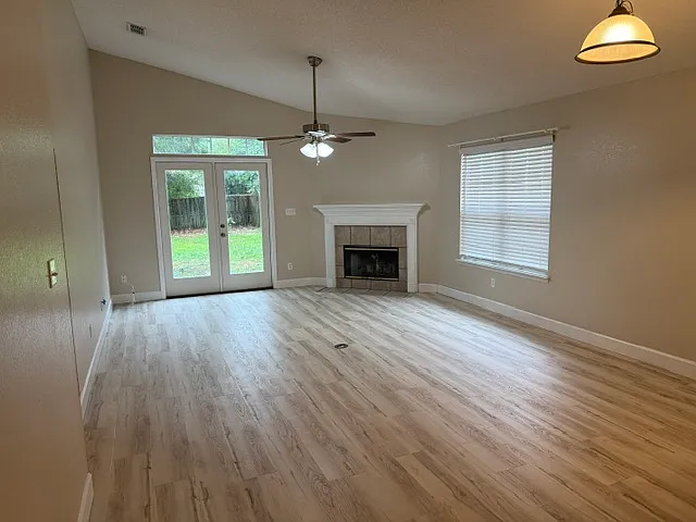 Family/dining area