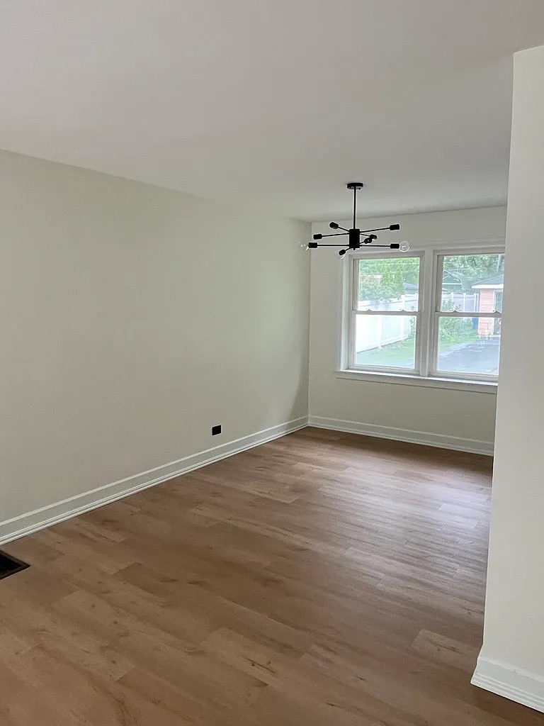 4 bed, 1073 sqft, $3,100 — Photo 4