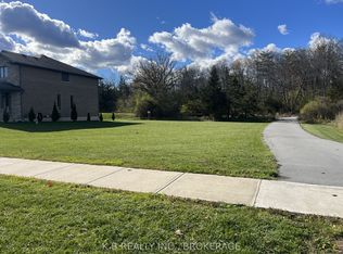 104 Cherrywood Pkwy, Greater Napanee, ON K7R 3L1