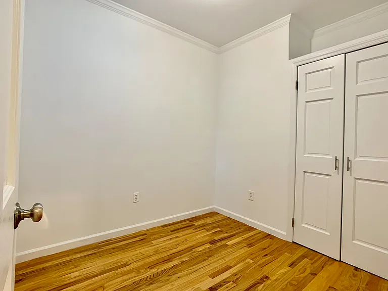 299 E 8th St #1 — Photo 3