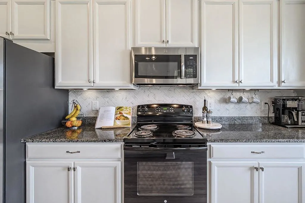 3 bed, 1744 sqft, $2,550 — Photo 3
