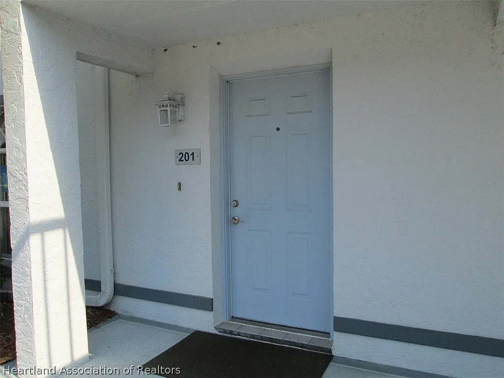 1 bed, 1.0 bath, 682 sqft, $1,500 — Photo 2