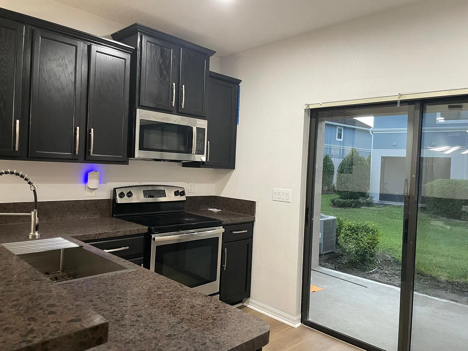 2 bed, 2.5 bath, 1156 sqft, $1,875 — Photo 4