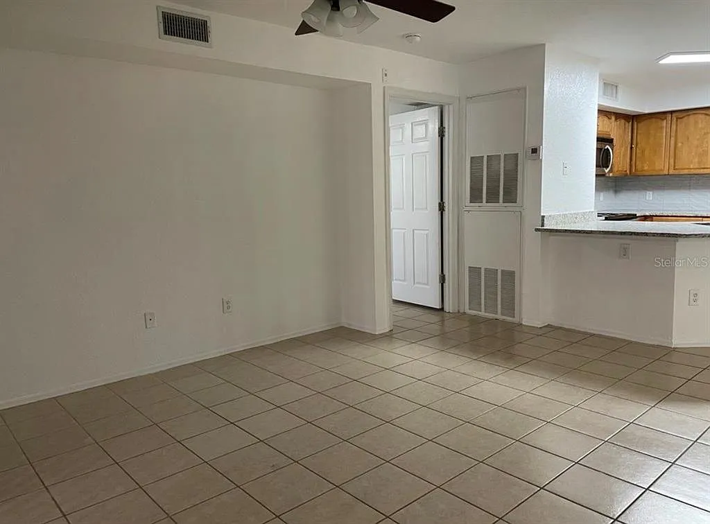 2 bed, 2.0 bath, 990 sqft, $1,800 — Photo 4