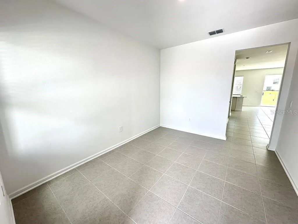 3 bed, 2.5 bath, 1689 sqft, $2,370 — Photo 4