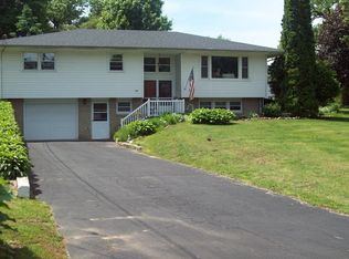 210 E Walnut St, Walnut, IL 61376