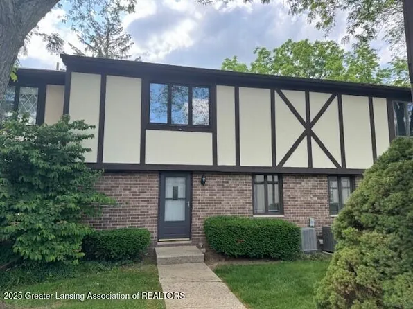 6211 Cobblers Dr, East Lansing, MI 48823