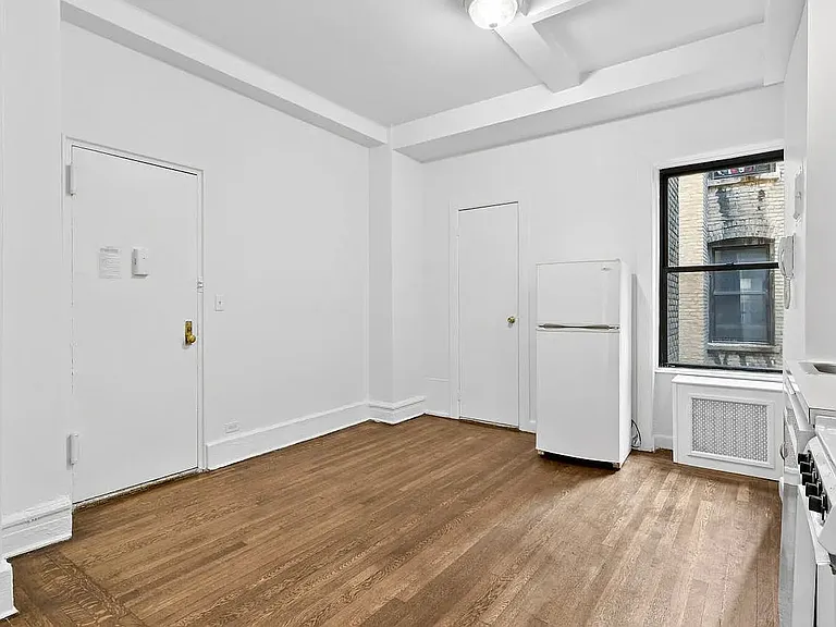 19 W 69th St #603 — Photo 3