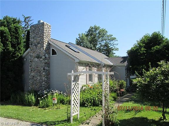 2nd image of 860 Howard Dr