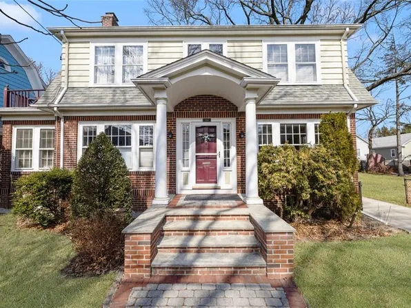 108-112 Woodbine St, Providence, RI 02906
