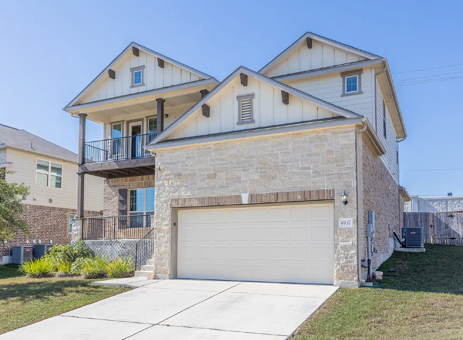 4 bed, 3.5 bath, 2614 sqft, $2,350 — Photo 2