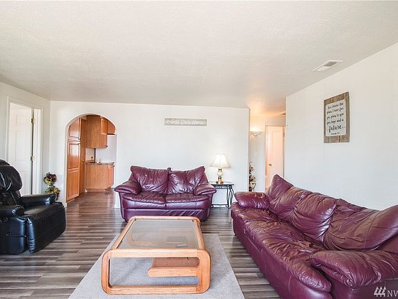 4th image of 10326 Occident St SW
