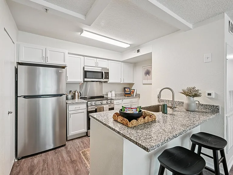 The Lucille Apartments — Photo 20