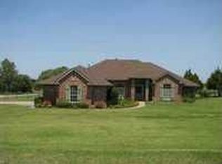 10520 Blue Fox Dr, Edmond, OK 73025