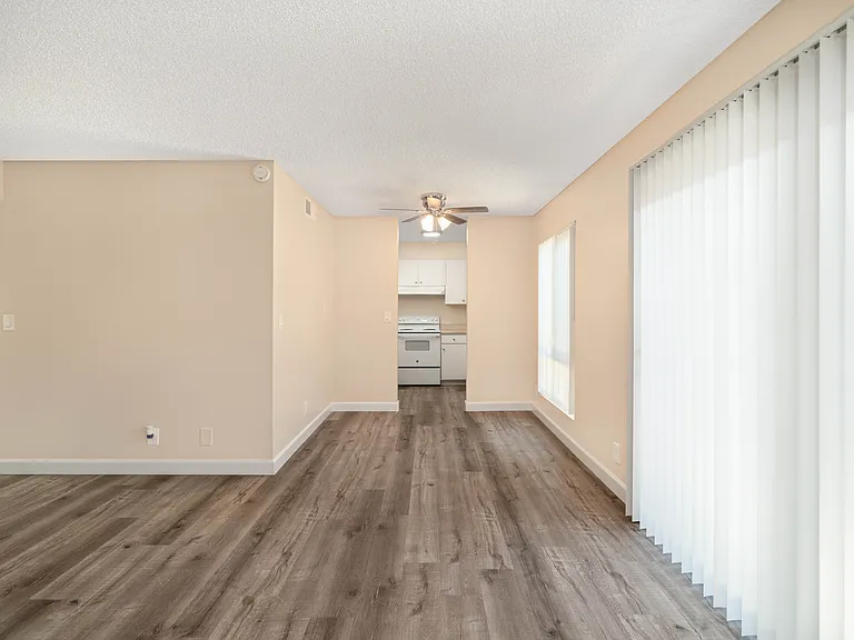 4875 Manzanita Ave #31 — Photo 2
