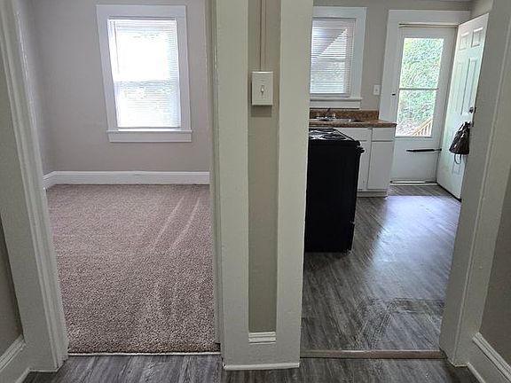 5th image of 4104 Glenwood Dr #D
