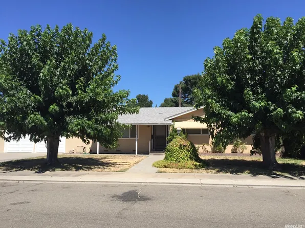 1304 Wallin Way, Modesto, CA 95351