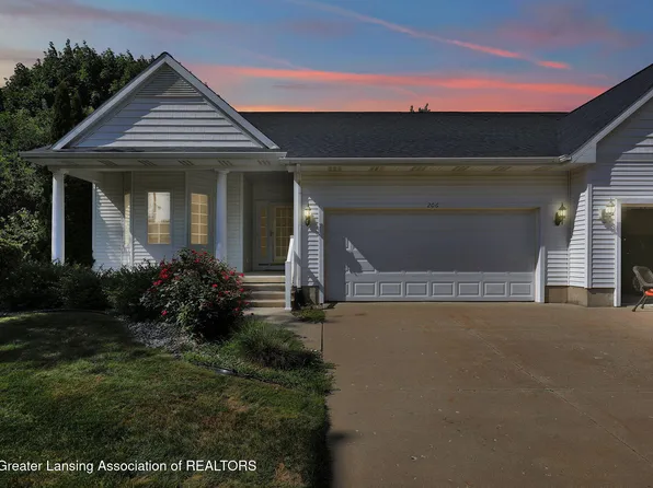 206 W Park St, Saint Johns, MI 48879