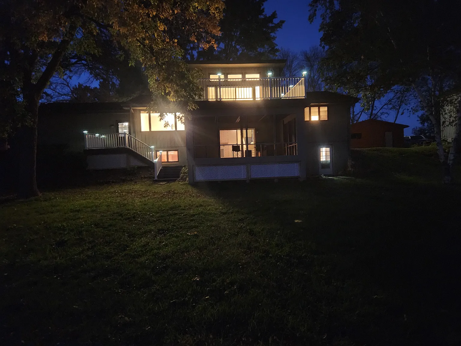 3 bed, 2.5 bath, 2600 sqft, $3,200 — Photo 3