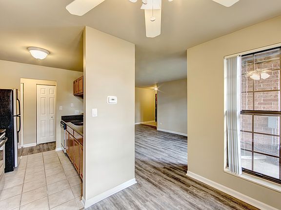 3rd image of 1471 E Evergreen Dr APT 104