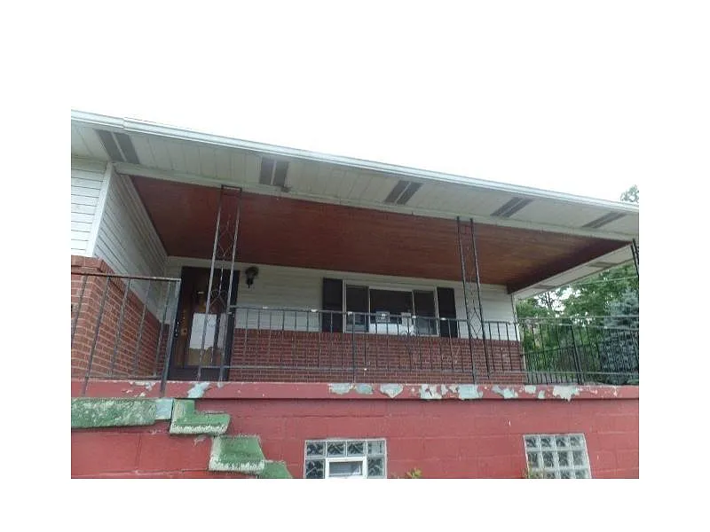 416 Birch Ave photo 1