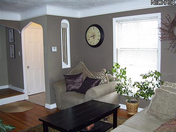 4th image of 20921 Tracy Ave