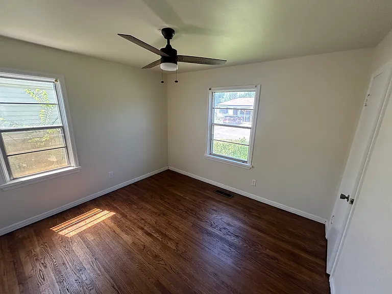 1009 Jet Dr — Photo 3
