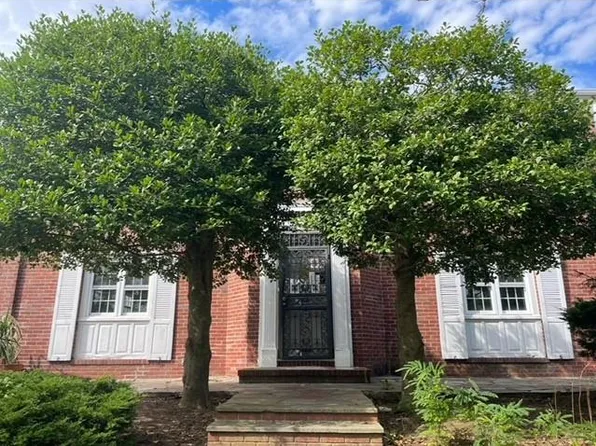 505 Beach 141st St, Far Rockaway, NY 11694