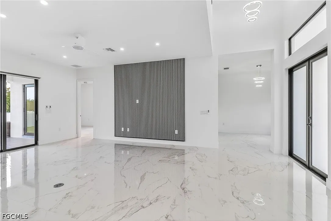 3 bed, 3.0 bath, 1806 sqft, $2,800 — Photo 4