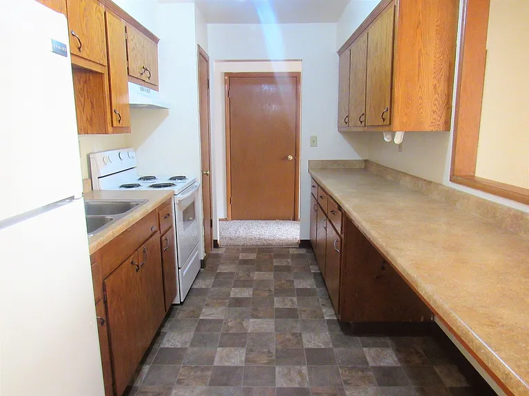 Halsted Park Apartments and Townhomes — Photo 110
