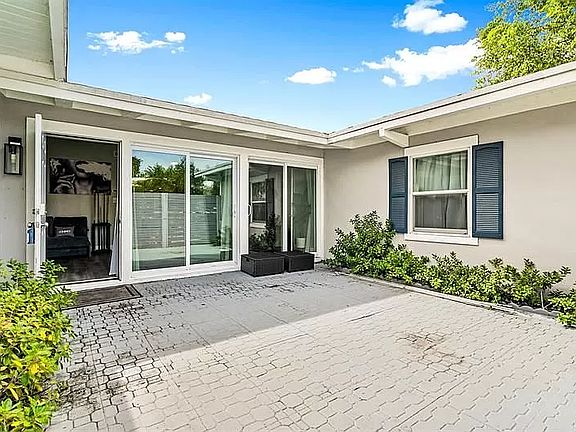 3rd image of 2808 Davie Blvd #3