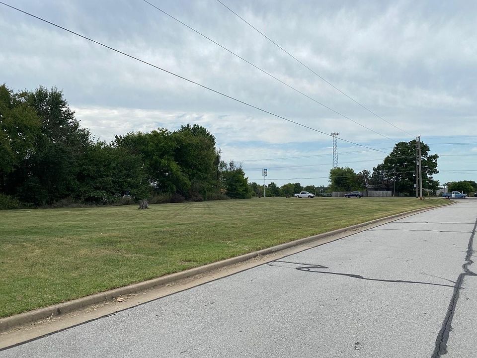 2nd image of Sw Corner 32nd & Kenser