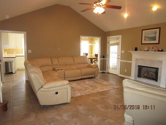 4th image of 505 Adler Ln