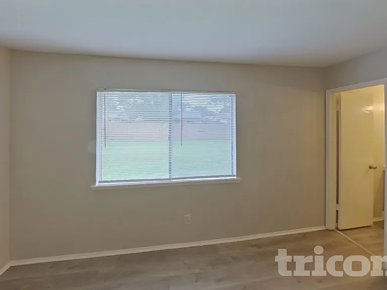 332 Rockcrest Dr — Photo 7