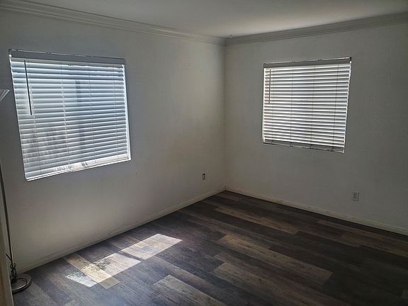 3rd image of 210 Woodland Pkwy #1