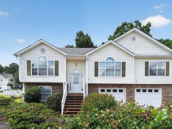5th image of 10683 Redbud Ln
