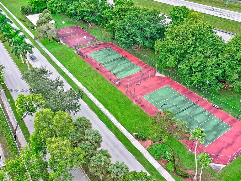 8040 Sanibel Dr #8040 — Photo 22